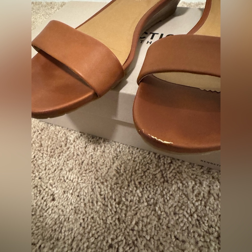 Kenneth Cole Sandals women’s 8.5 - Picture 11 of 11